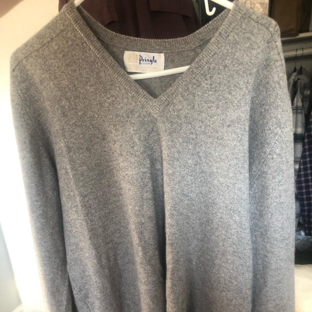 Men’s Pringle 100% cashmere v-neck sweater